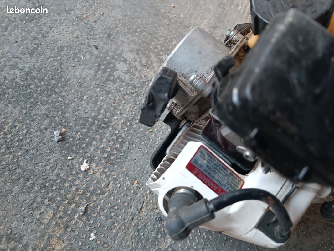 Débroussailleuse thermique Kawasaki TD18 (image 7)