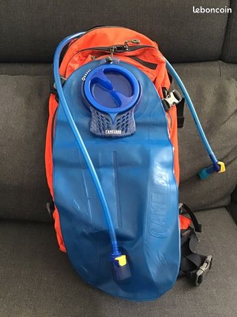 Sac D'hydratation Camelbak Classic 70 Oz Rouge - Pour Rando, Vélo - Occasion