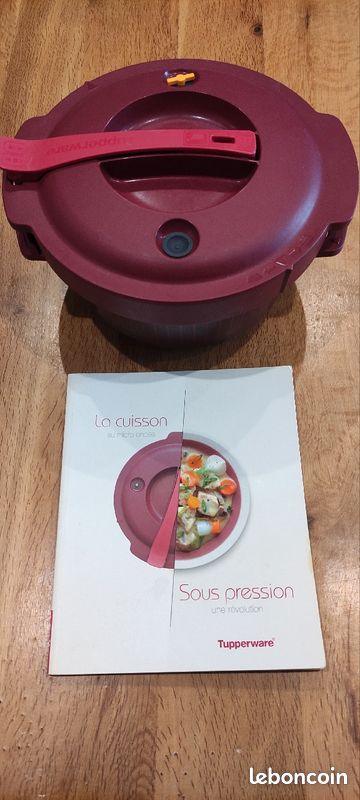 Cocotte micro minute Tupperware avec son livre (image 1)