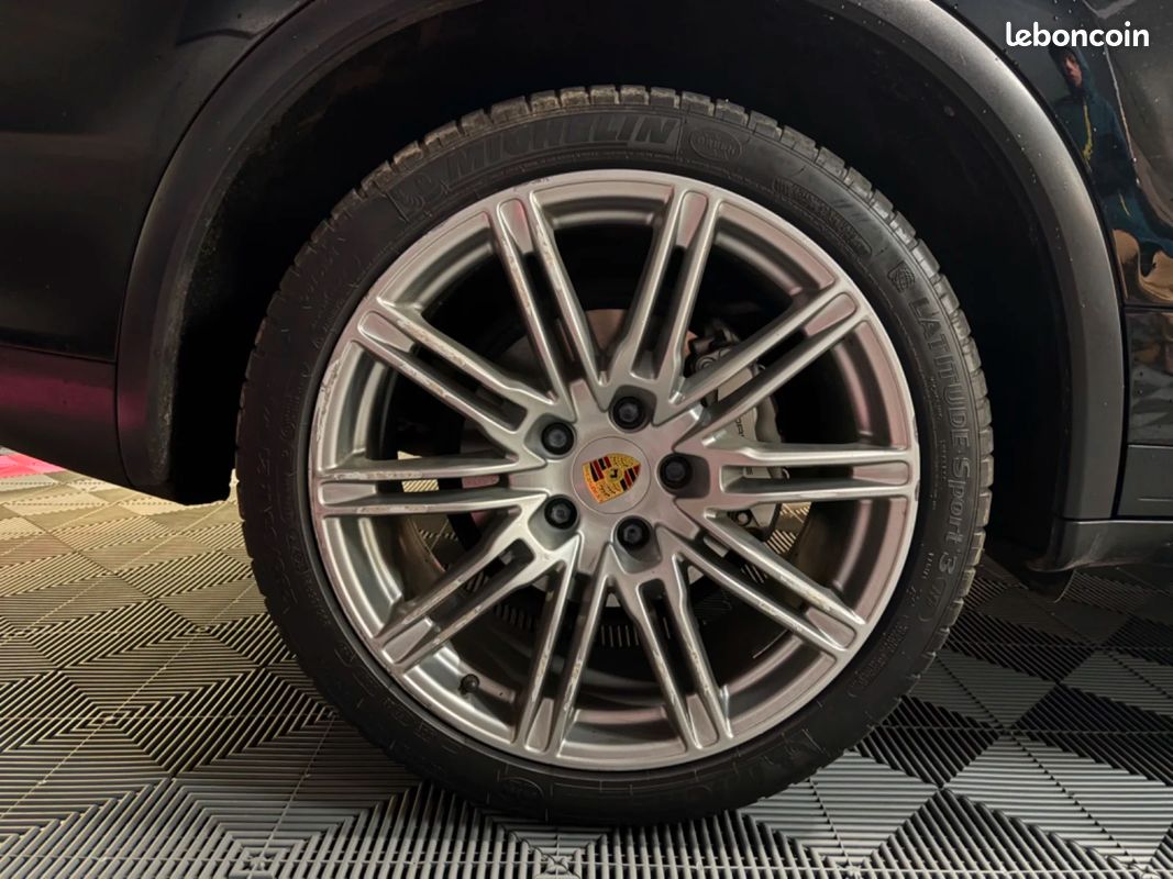 PORSCHE CAYENNE 4.2D V8 S Tiptronic S A (image 38)