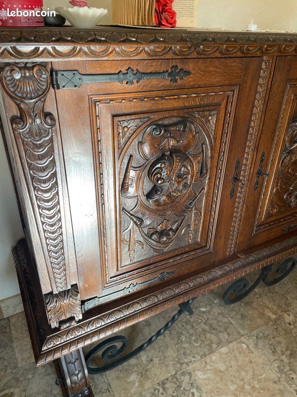 Exceptionnel buffet d’ébéniste en chêne sculpté – fabrication artisanale années 1950 (image 3)