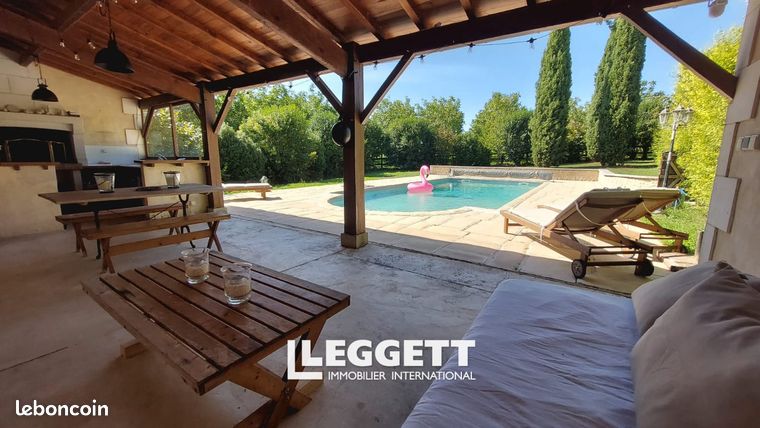 Maison 10 pièces 250 m²