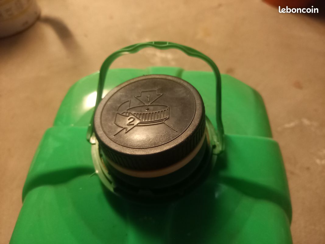 2 Bidons (image 2)