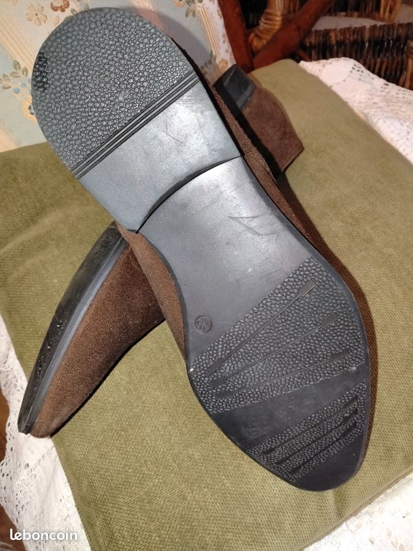 Chaussures homme en daim marron. La halle aux chaussures. Pointure 43 (image 1)