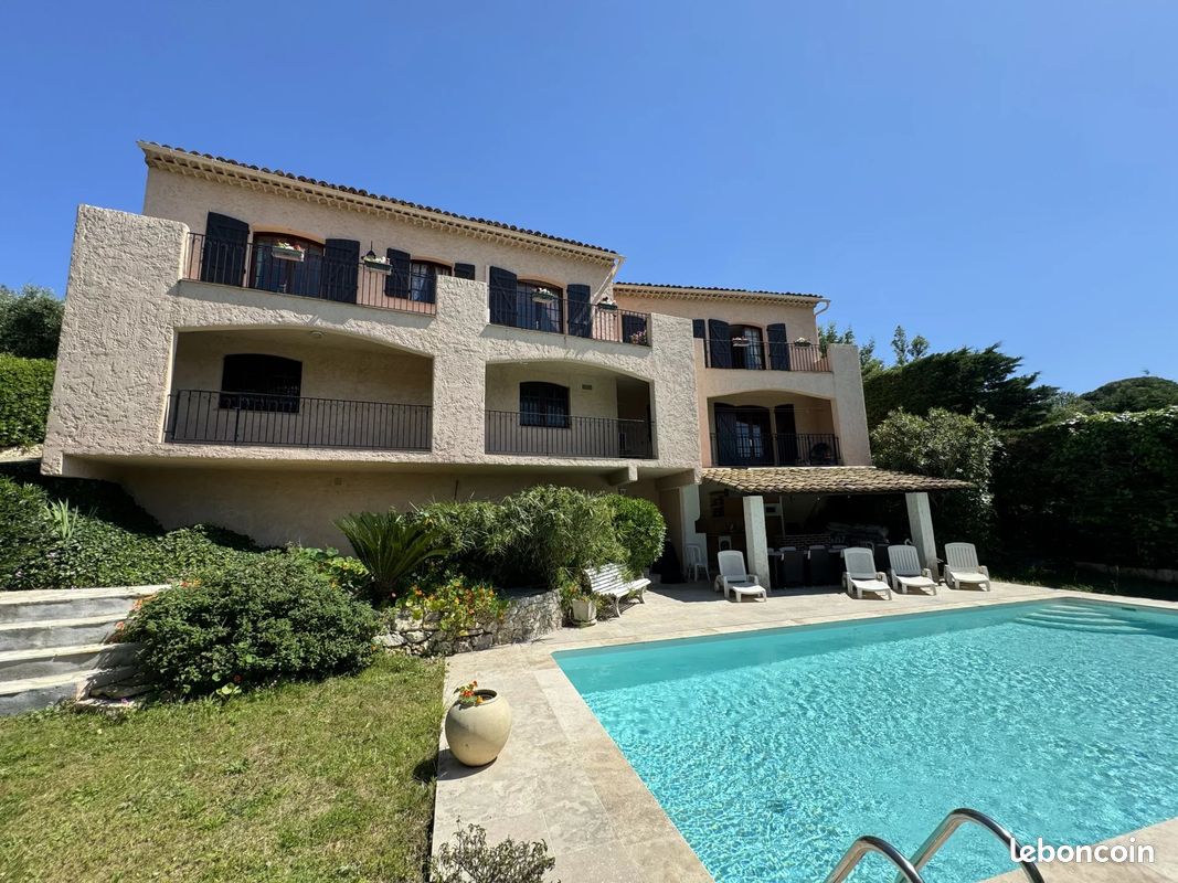 Maison 5 pièces 232 m² · à Vallauris · 232 m² · 1 490 000 €