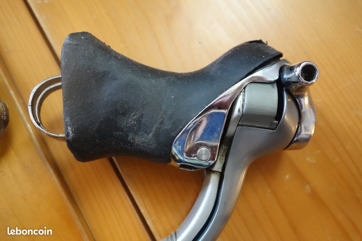 Paire De Leviers Shifters Shimano 600 Tricolor ST-6400 2x8 Vitesses