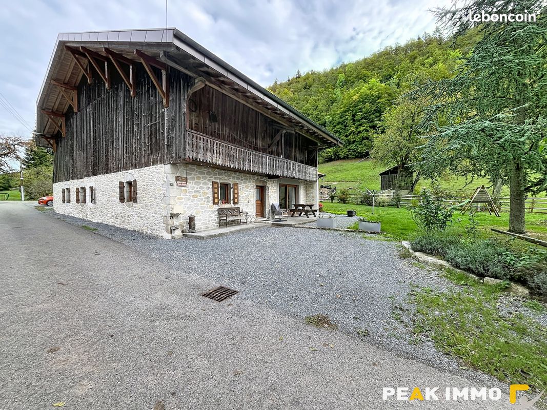 Maison 4 pièces 135 m² · à Mégevette · 135 m² · 485 000 €