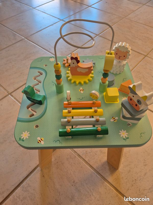 TABLE D’ACTIVITES EN BOIS JANOD Jolie Prairie – 7 activités – dès 12 mois (image 1)