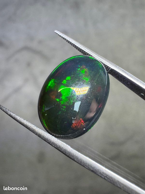 Opale Noire Et Multicolore D'Éthiopie – 1,07 Carat, Naturelle ★★