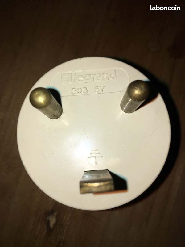 Adaptateur broche LEGRAND 16A vers 20A (image 4)