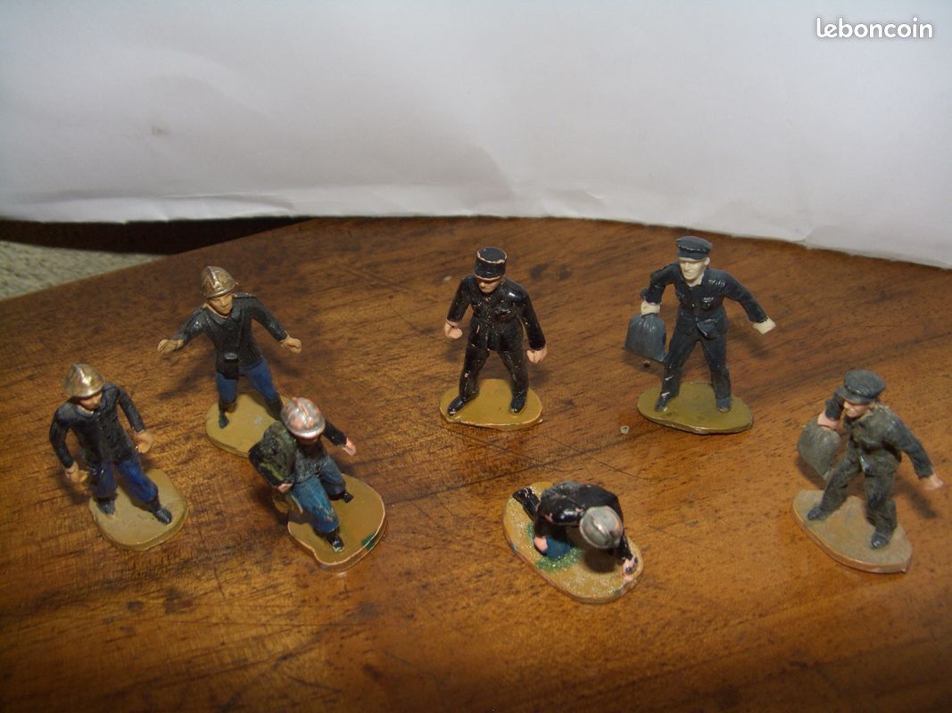 LOT anciennes figurines police STARLUX (image 4)