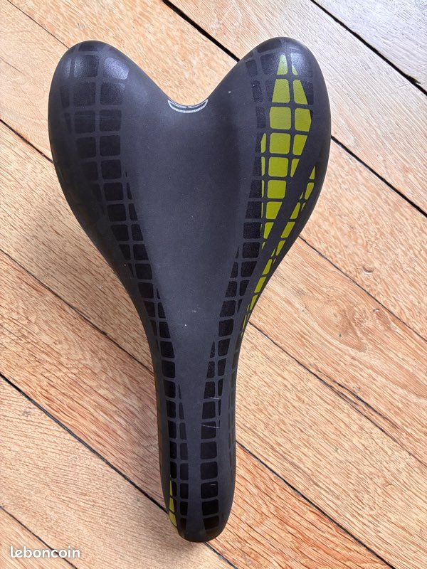 SELLE ROUTE/VTT SELLE ROYAL CLASSIC MACH ATHLETIC MIXTE NOIR SELLE ROUTE/VTT SELLE ROYAL CLASSIC MACH ATHLETIC MIXTE NOIR