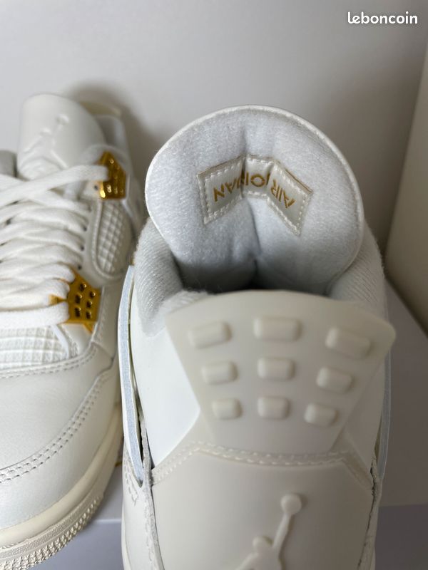 Air Jordan 4 Sail Metallic Gold (image 7)