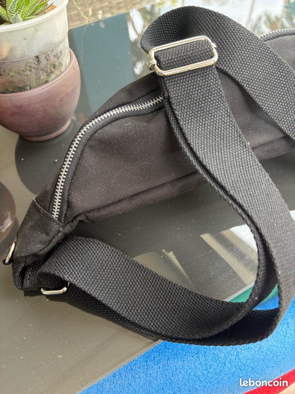 Sac banane CASYX noir (image 3)