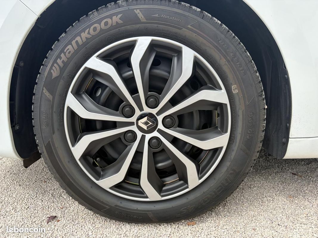 RENAULT CLIO V 1.6 E-Tech Hybride - 145CH - Finition Equilibre (image 9)
