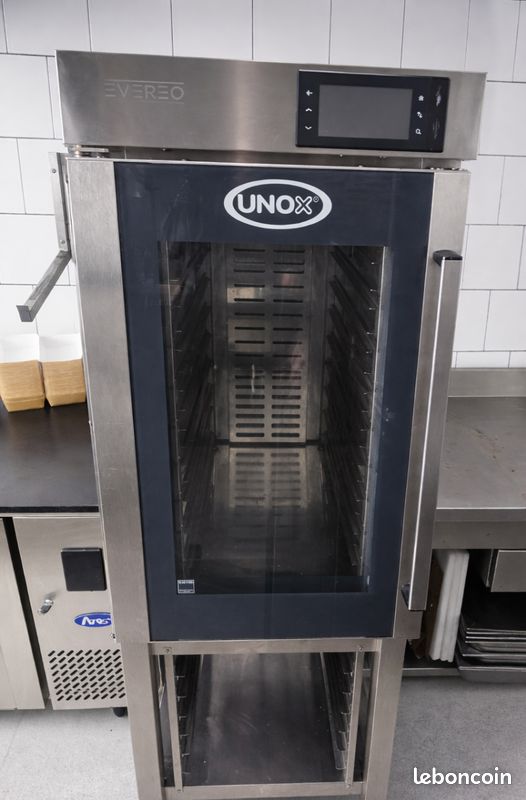 Unox hot fridge evereo maintien chaud remise en température Frigo chaud

UNOX - Frigo chaud de remise en température 10 niveaux GN1/1 L.535xP.883xH.915 mm - EVEREO (image 1)