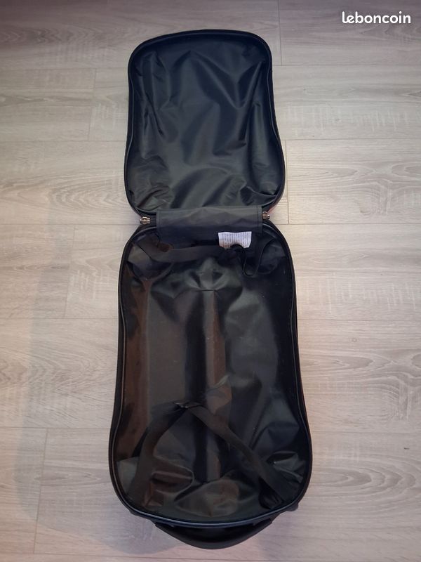 Valise enfant voiture 4 roulettes (image 3)