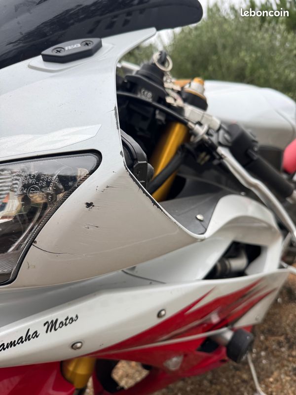 Yamaha YZF R6 - Motos