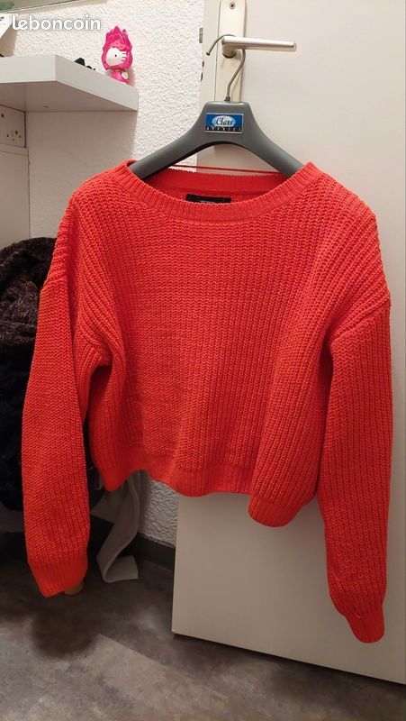 Pull orange très confortable (image 1)