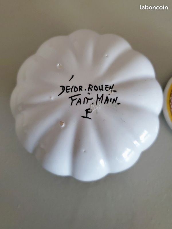 Pot / boite / diffuseur de parfum en porcelaine (image 7)