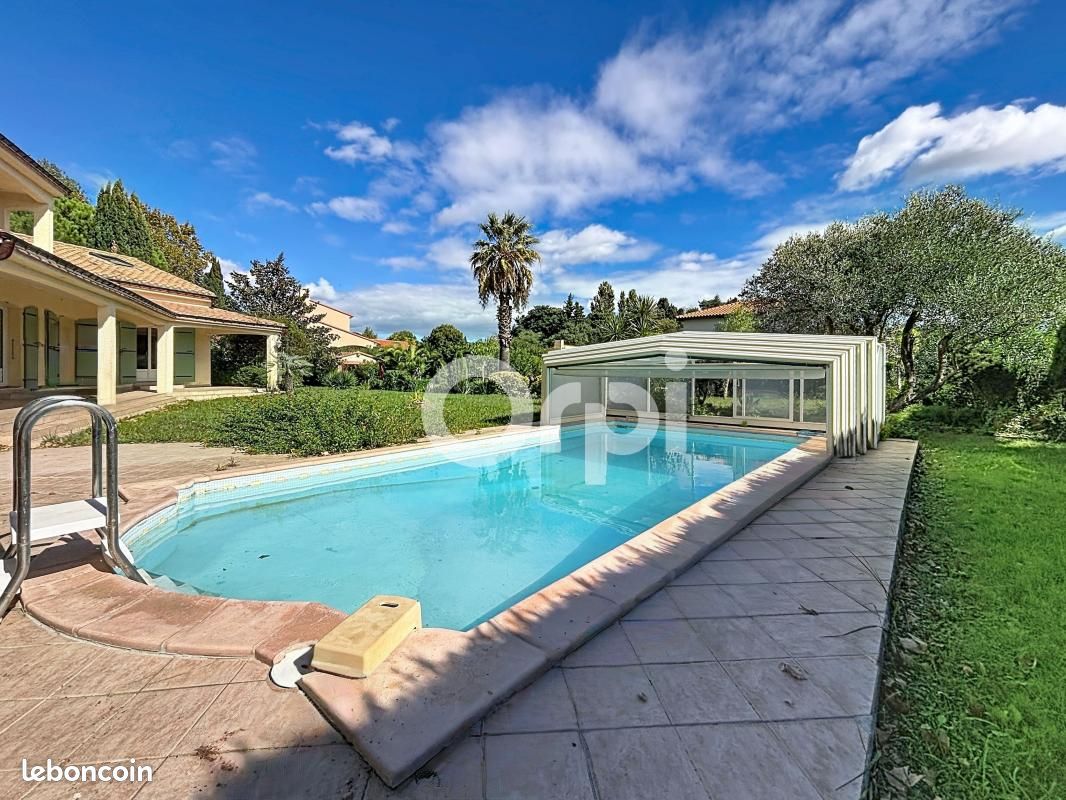 Maison 6 pièces 199 m² · à Canohès · 199 m² · 599 000 €