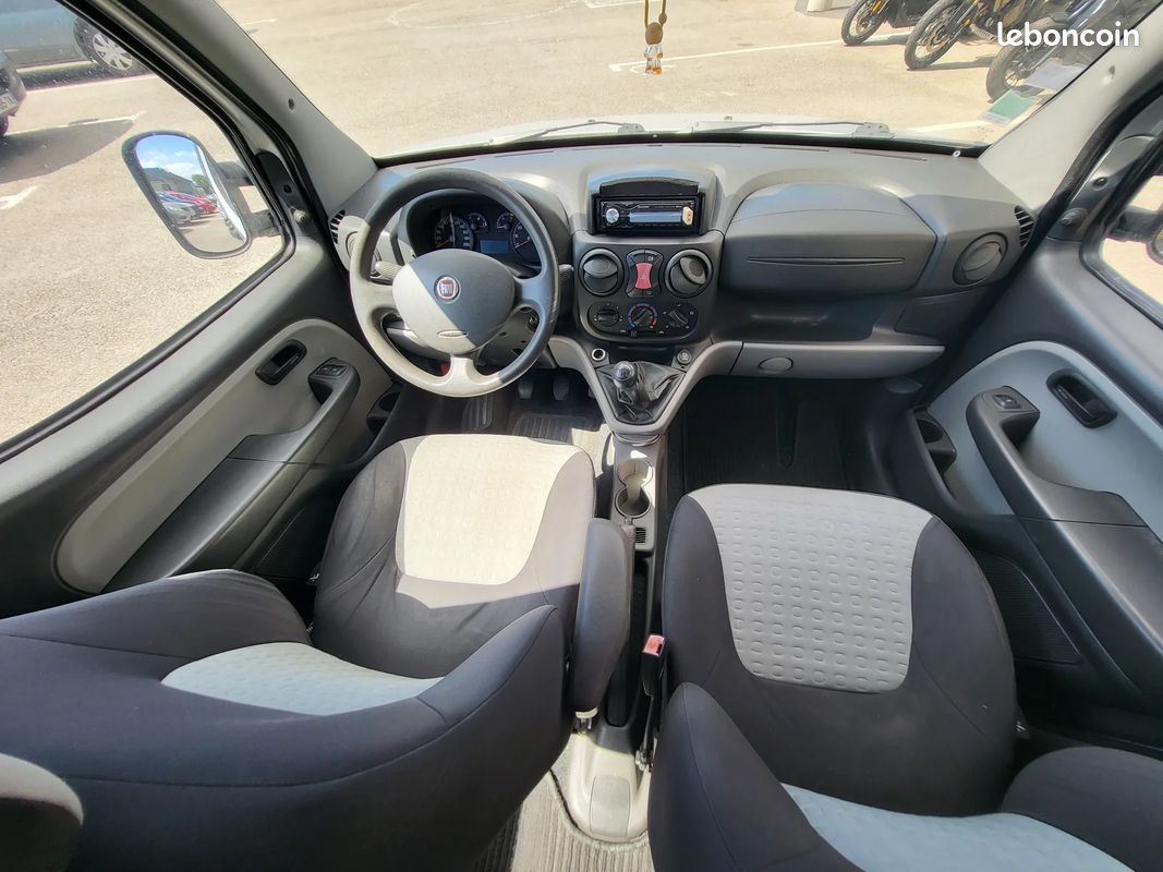 Fiat doblo family 1.9 mjt / 7 places / distri + embrayage + vidange + bougies + vanne egr neuve (image 22)