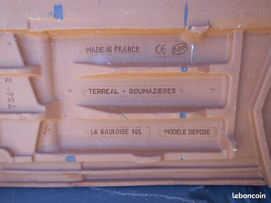 Tuiles plates noires neuves 150 env (image 3)