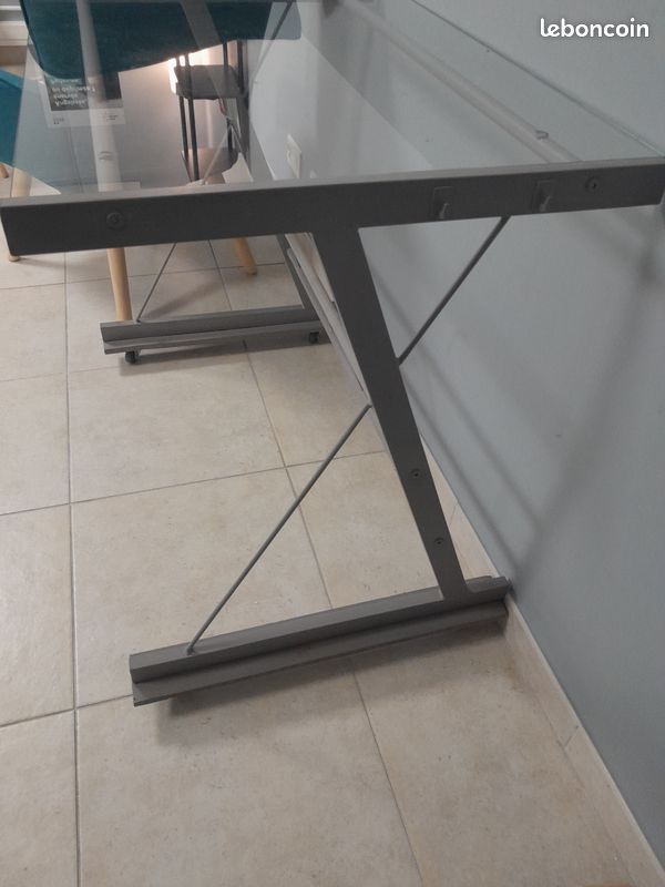 Bureau verre et métal (image 3)