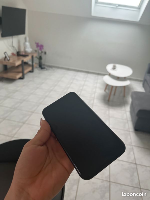 IPhone XR (image 2)