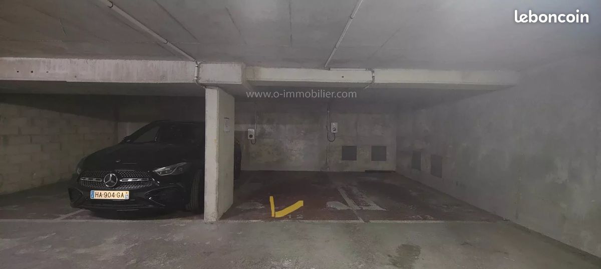 Parking 11 m² · à Paris · 11 m² · 27 000 €
