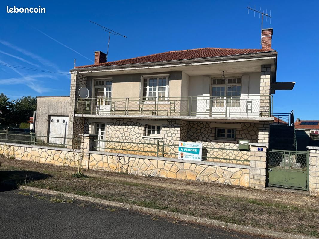 Maison 6 pièces 140 m² · à Lussac-les-Châteaux · 140 m² · 99 000 €