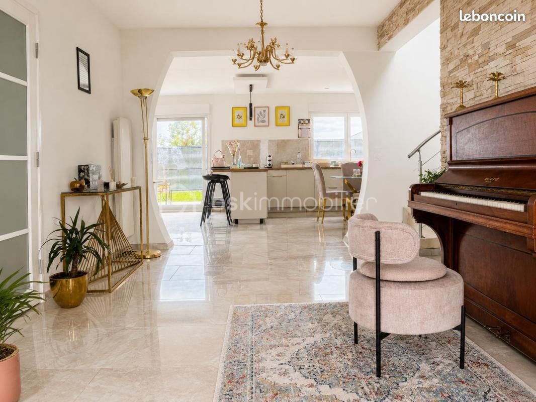 Maison 6 pièces 150 m² · à Douchy-les-Mines · 150 m² · 318 000 €