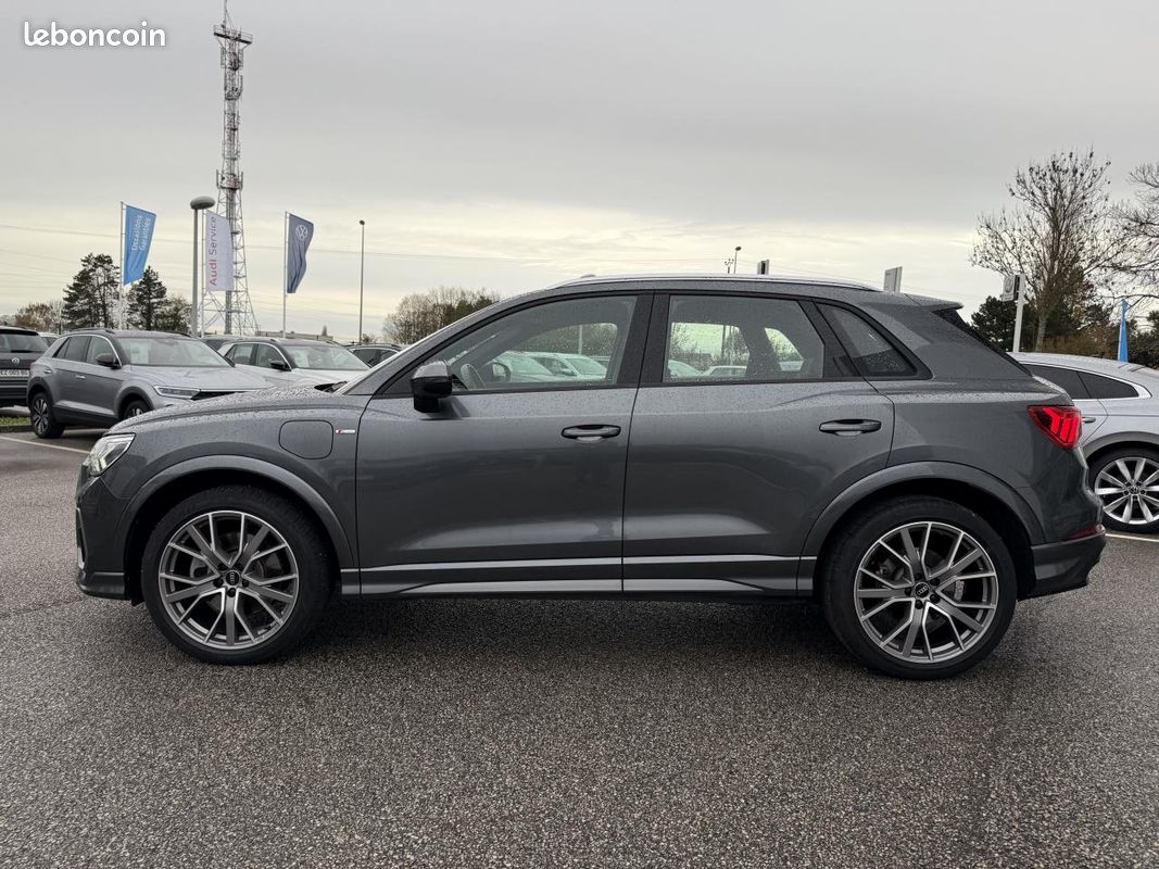 AUDI Q3 45 TFSIe 245 ch S tronic 6 S line (image 2)