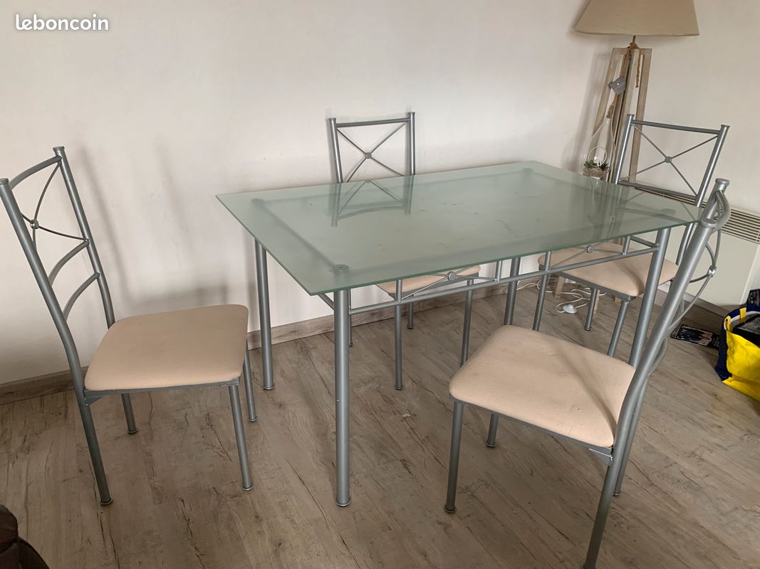 Table et chaises (image 2)