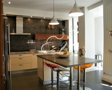 Maison 1 350 000 € - 360 m²