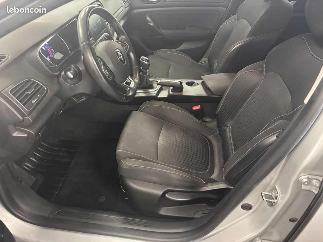 RENAULT Mégane IV Berline TCe 115 FAP Business (image 20)