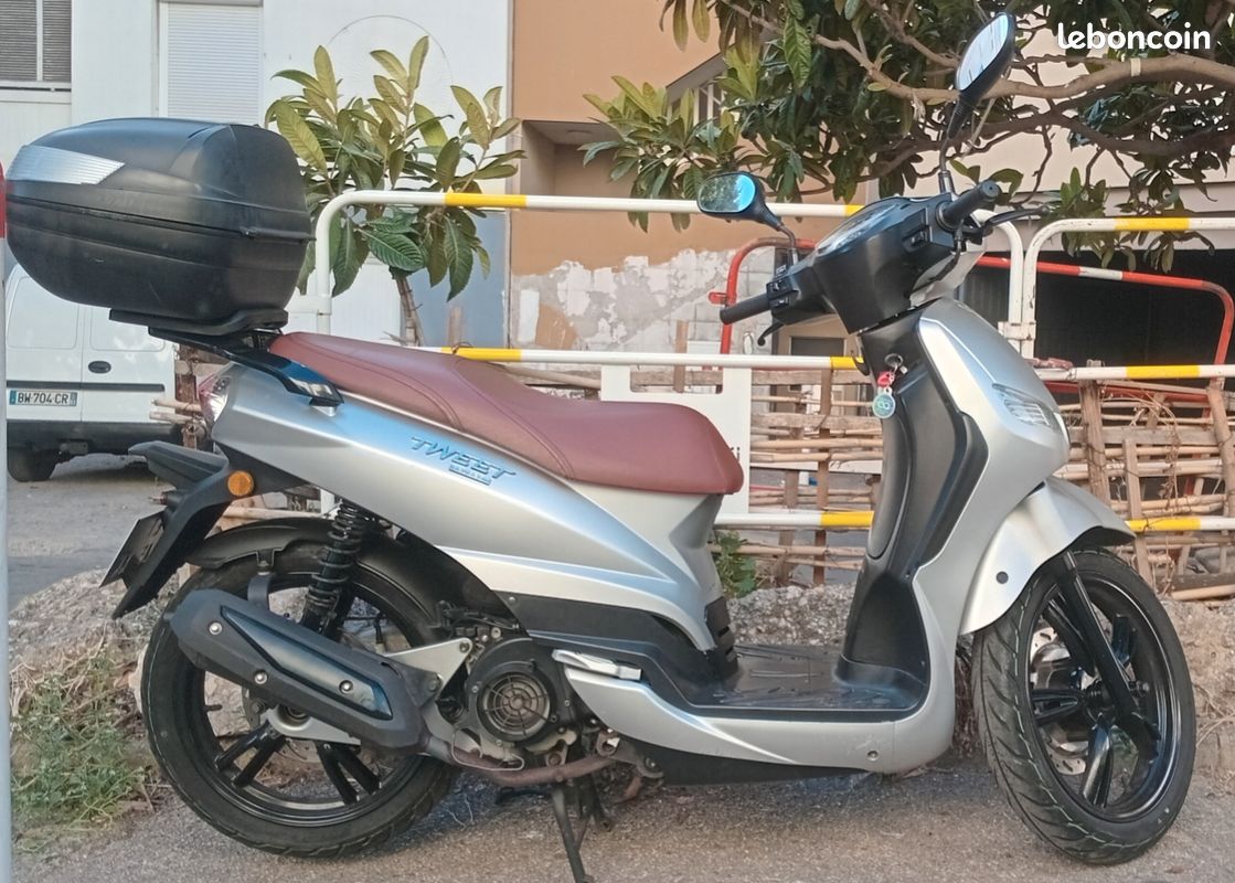 Peugeot tweet 125 (image 2)
