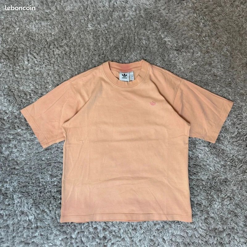 T-Shirt Adidas Originals Rose Pêche / Saumon Mini Logo – Taille XS