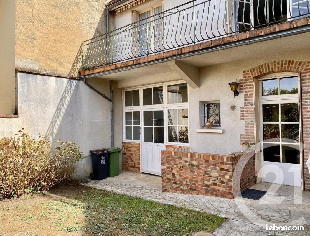 Maison 4 pièces 107 m² · à Saint-Amand-en-Puisaye · 107 m² · 98 000 €