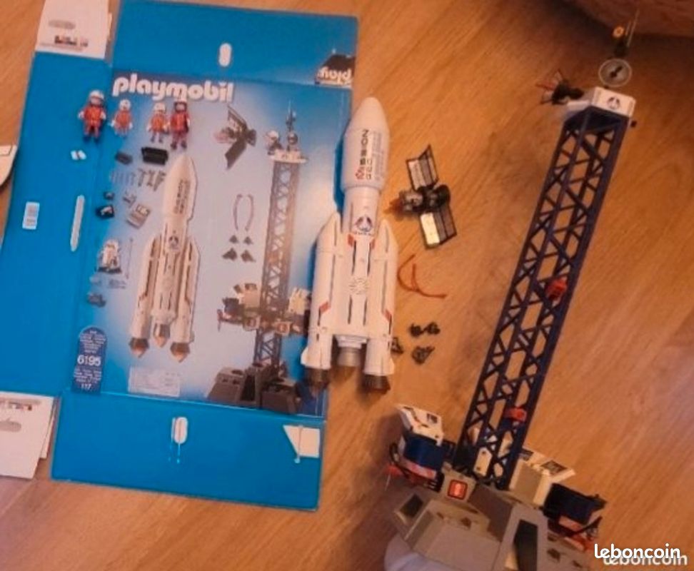 6195 Playmobil : Fusée spatiale avec la station de lancement ! (2015