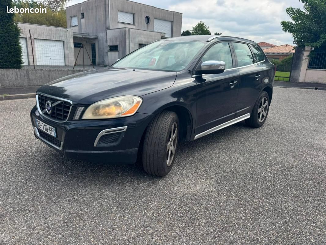 Volvo XC60 D5 AWD R-Design Geartronic A (image 7)