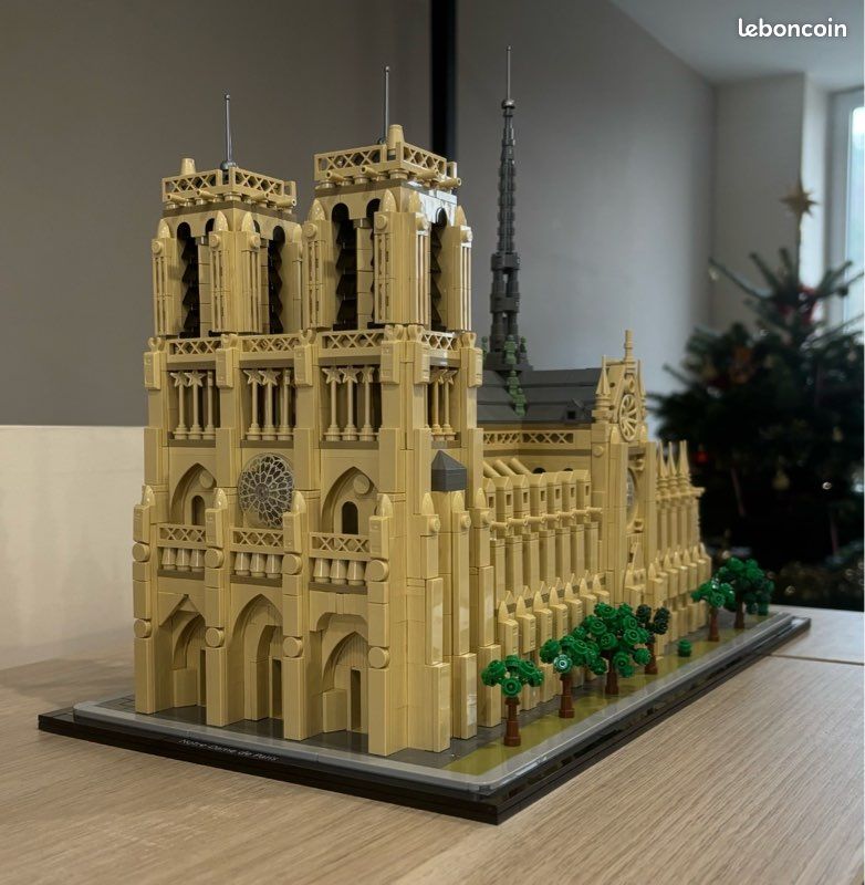 Lego notre dame de Paris (image 1)