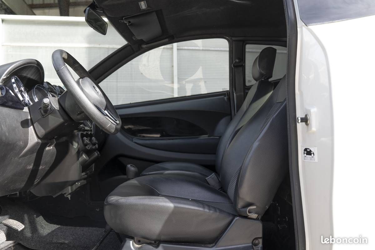 Aixam city coupe (image 11)