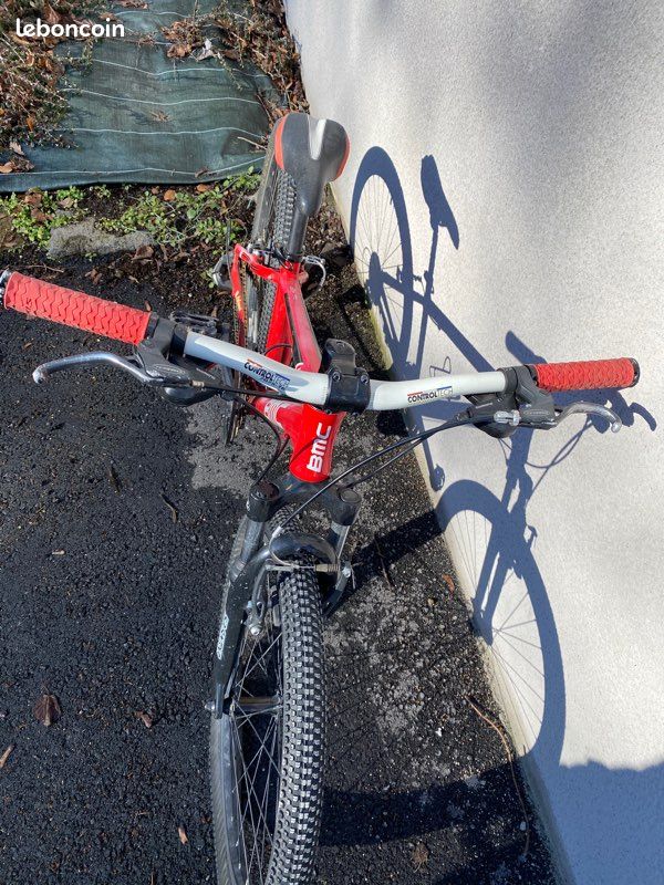 VTT enfant rouge et blanc (image 2)