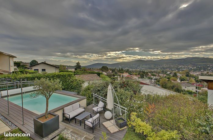 Propriété 6 pièces 133 m²