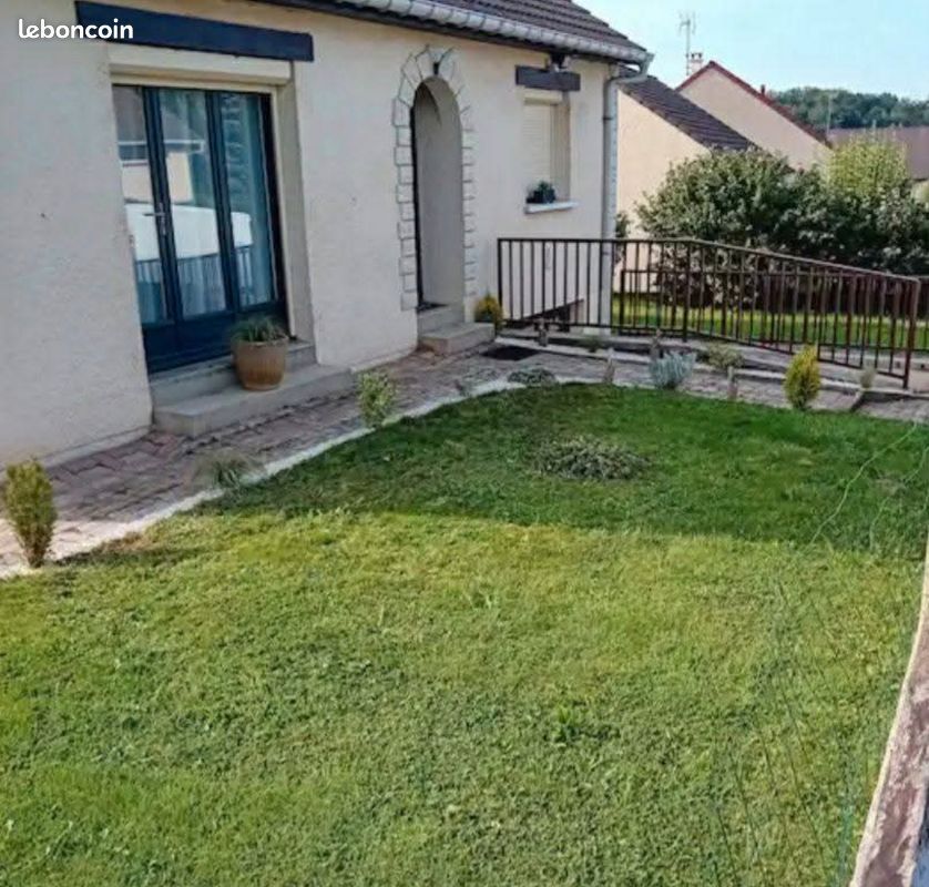 Maison 3 pièces 85 m² · à Boulzicourt · 85 m² · 900 €