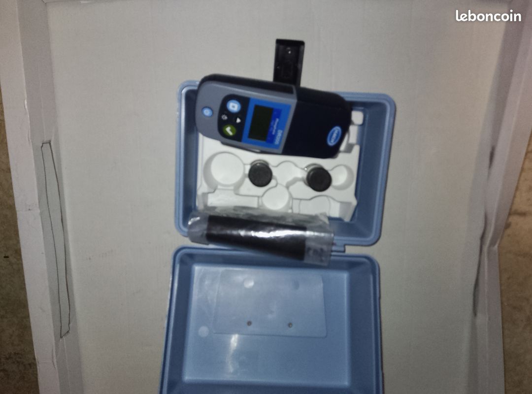 Analyseur d eau HACH DR 300 (image 3)