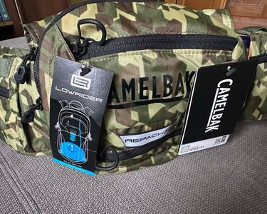 Sac d'hydratation Camelbak Chase 1.5L Brique cuite/Blanc