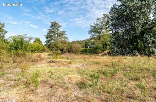 Terrain 620 m² · à Léognan · 169 000 €