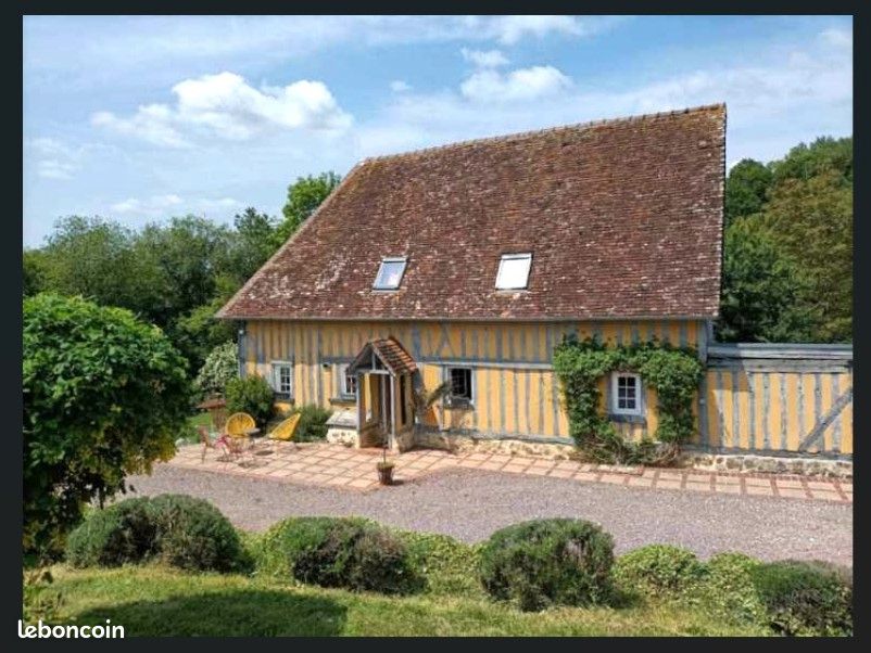 Maison 8 pièces 300 m² · à Lisieux · 300 m² · 362 000 €